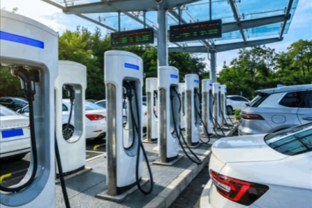 充电后车坏了！充电桩公司建议通过法律途径解决争议